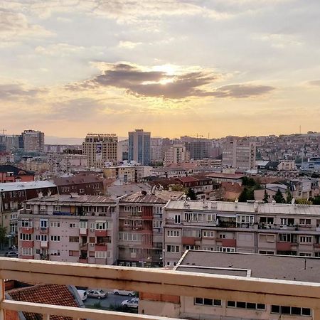 Spacious Downtown Apartment With A City View Priștina Exterior foto