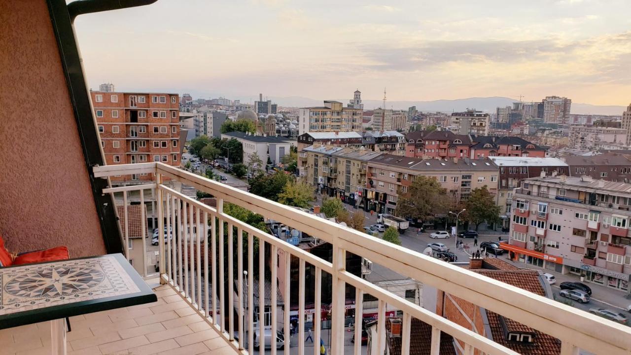 Spacious Downtown Apartment With A City View Priștina Exterior foto